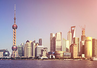 “便民措施”上海市居住证2015年8月17日起，满足条件可自动签注延期一年